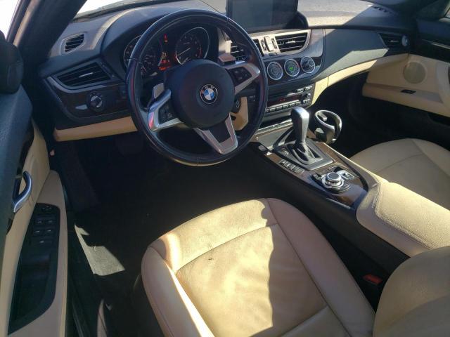 WBALM5C5XBE379064 - 2011 BMW Z4 SDRIVE30I WHITE photo 8