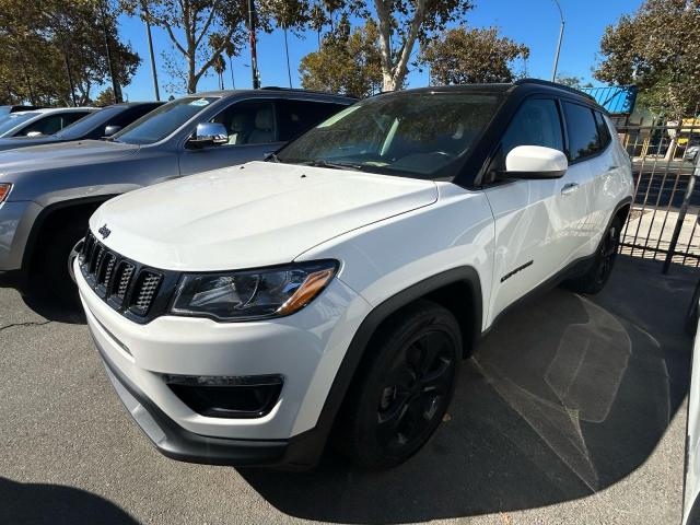 3C4NJCBB6JT407196 - 2018 JEEP COMPASS LATITUDE WHITE photo 2