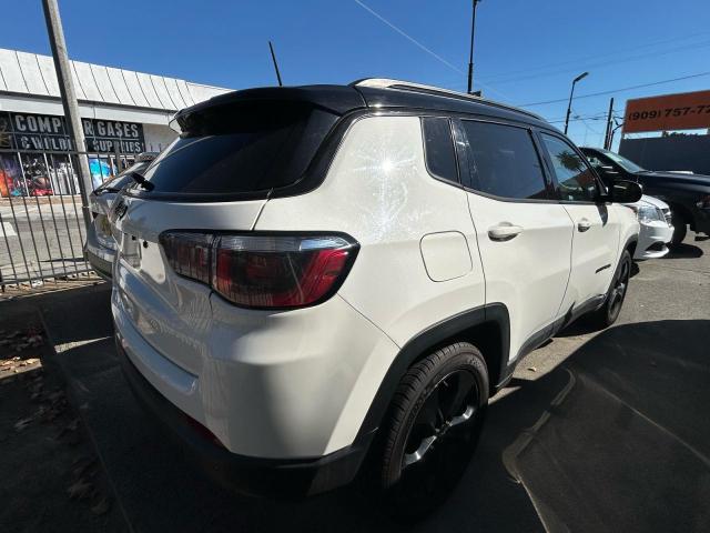 3C4NJCBB6JT407196 - 2018 JEEP COMPASS LATITUDE WHITE photo 4