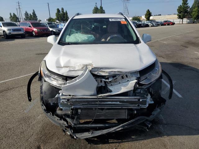 3GNCJLSB0JL237979 - 2018 CHEVROLET TRAX 1LT Beyaz fotoğraf 5