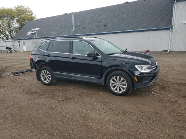 3VV2B7AX0JM154747 - 2018 VOLKSWAGEN TIGUAN SE BLACK photo 4