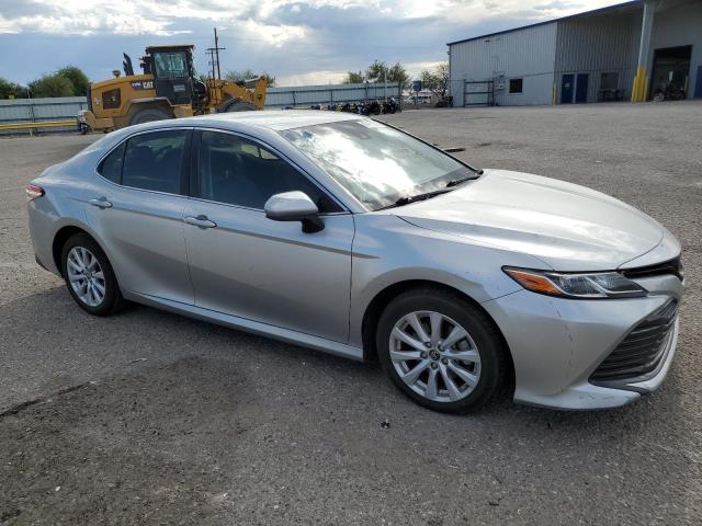 JTNB11HK9J3026237 - 2018 TOYOTA CAMRY L SILVER photo 4