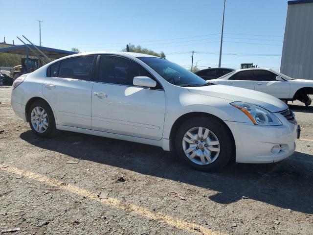 1N4AL2AP0BN412630 - 2011 NISSAN ALTIMA BASE WHITE photo 4