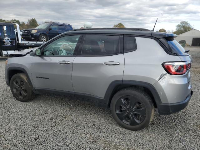 3C4NJDBB9KT621185 - 2019 JEEP COMPASS LATITUDE Gümüş fotoğraf 2