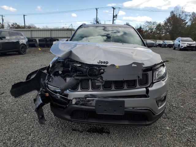 3C4NJDBB9KT621185 - 2019 JEEP COMPASS LATITUDE Gümüş fotoğraf 5