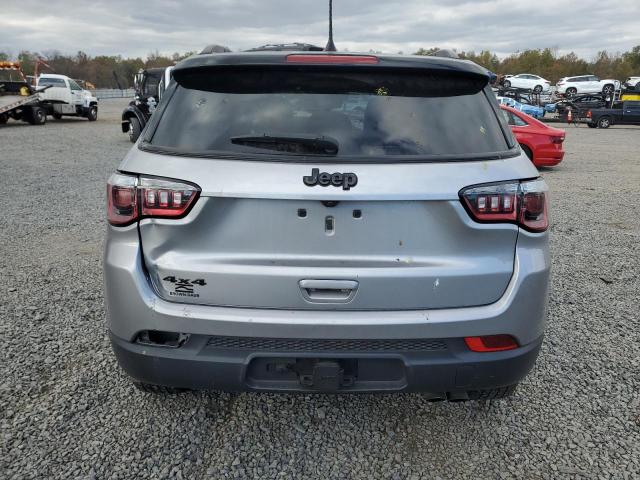 3C4NJDBB9KT621185 - 2019 JEEP COMPASS LATITUDE Gümüş fotoğraf 6