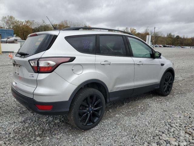 1FMCU9GD4JUB78529 - 2018 FORD ESCAPE SE Silber Foto 3