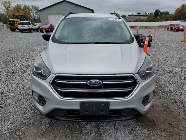 1FMCU9GD4JUB78529 - 2018 FORD ESCAPE SE Silber Foto 5