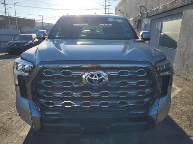 5TFNC5DB4PX036944 - 2023 TOYOTA TUNDRA CREWMAX PLATINUM ვერცხლისფერი ფოტო 5