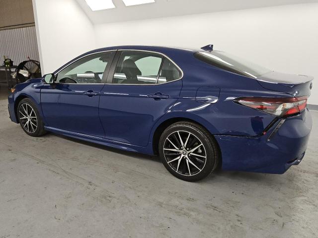 4T1G11AK4RU243684 - 2024 TOYOTA CAMRY SE NIGHT SHADE BLUE photo 2