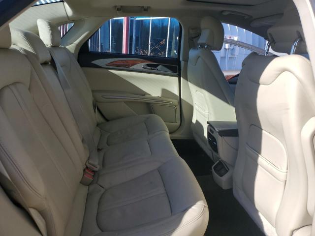 3LN6L2J94DR817273 - 2013 LINCOLN MKZ WHITE photo 10