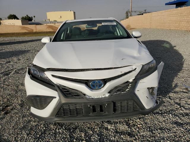 4T1S31AK8RU623728 - 2024 TOYOTA CAMRY SE NIGHT SHADE WHITE photo 5