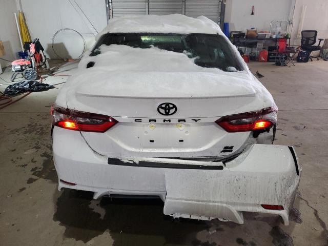 4T1G11BK8RU127547 - 2024 TOYOTA CAMRY SE NIGHT SHADE WHITE photo 6