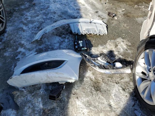 2G4GK5EX1G9119537 - 2016 BUICK REGAL WHITE photo 12