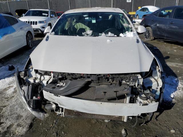 2G4GK5EX1G9119537 - 2016 BUICK REGAL WHITE photo 5