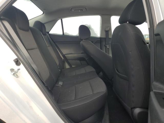 3KPA24AD9ME380542 - 2021 KIA RIO LX WHITE photo 10