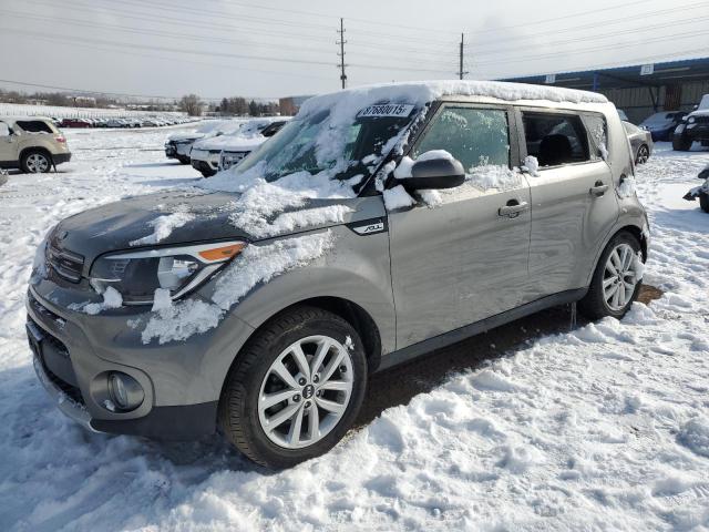 KNDJP3A5XJ7580278 - 2018 KIA SOUL + GRAY photo 1