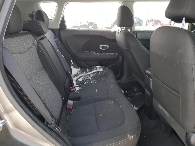 KNDJP3A5XJ7580278 - 2018 KIA SOUL + GRAY photo 10