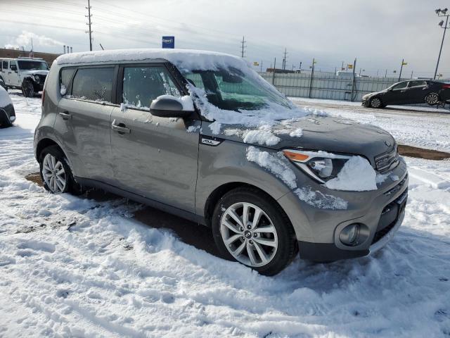 KNDJP3A5XJ7580278 - 2018 KIA SOUL + GRAY photo 4