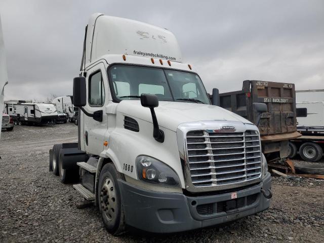 2016 FREIGHTLINER CASCADIA 1, 