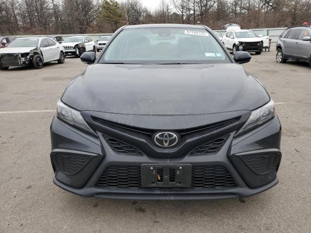 4T1G11BKXRU120809 - 2024 TOYOTA CAMRY SE NIGHT SHADE BLACK photo 5