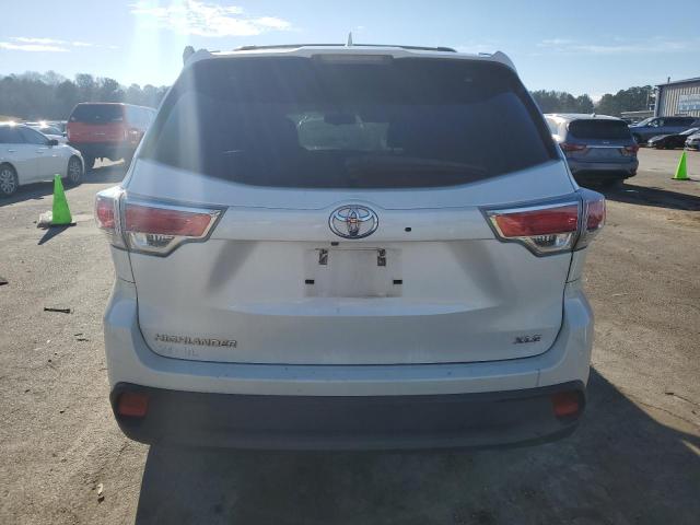 5TDKKRFH4GS169689 - 2016 TOYOTA HIGHLANDER XLE 白色 照片 6