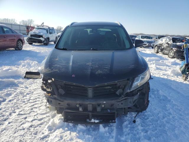 5LMCJ2C96HUL20856 - 2017 LINCOLN MKC SELECT Սև լուսանկար 5