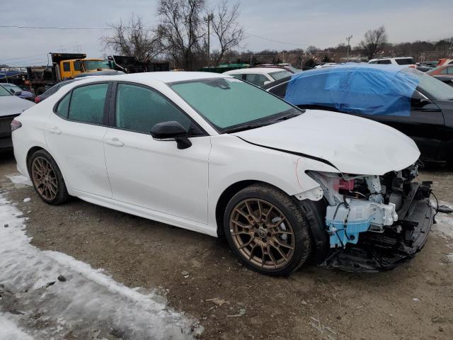 4T1G31AK1RU064657 - 2024 TOYOTA CAMRY SE NIGHT SHADE WHITE photo 4