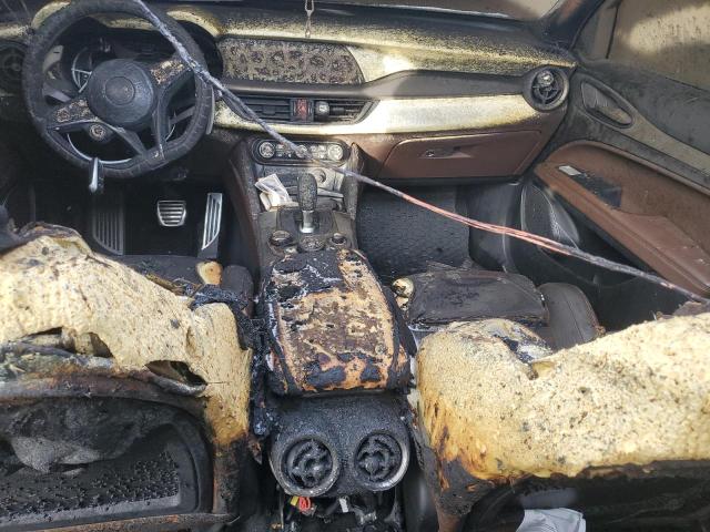 ZASPAKBN0K7C44393 - 2019 ALFA ROMEO STELVIO TI GREEN photo 8