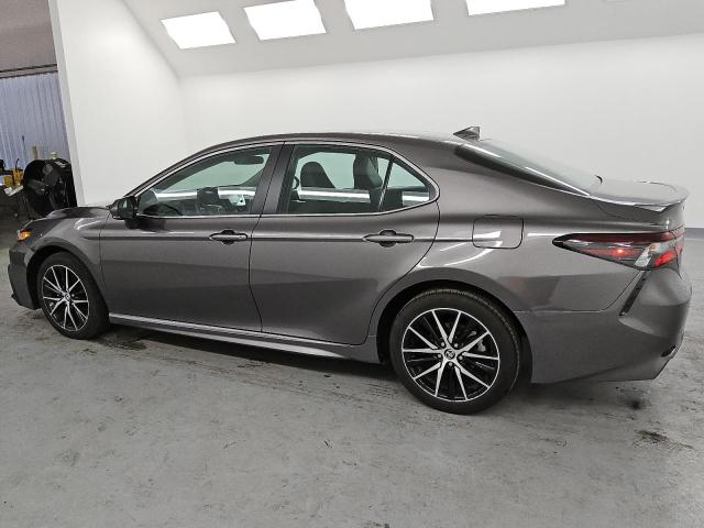 4T1G11AK1RU904734 - 2024 TOYOTA CAMRY SE NIGHT SHADE GRAY photo 2