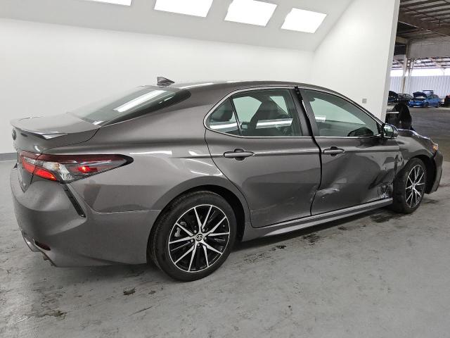 4T1G11AK1RU904734 - 2024 TOYOTA CAMRY SE NIGHT SHADE GRAY photo 3