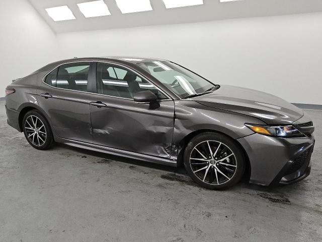 4T1G11AK1RU904734 - 2024 TOYOTA CAMRY SE NIGHT SHADE GRAY photo 4