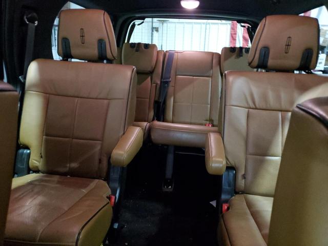 5LMJJ2J5XBEJ04114 - 2011 LINCOLN NAVIGATOR WHITE photo 10