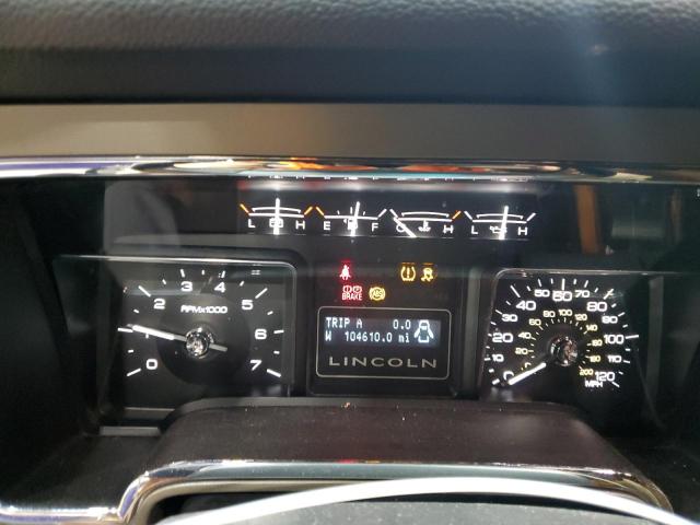 5LMJJ2J5XBEJ04114 - 2011 LINCOLN NAVIGATOR WHITE photo 9