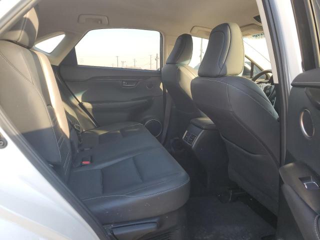 JTJYARBZXJ2104028 - 2018 LEXUS NX 300 BASE თეთრი ფოტო 11