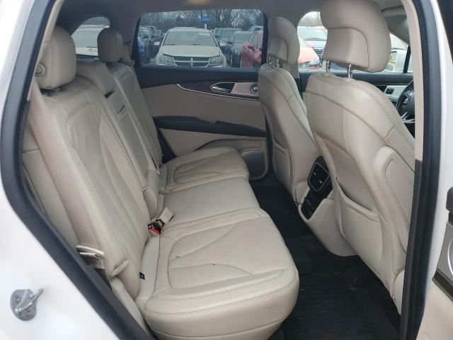 2LMTJ8LP7GBL77497 - 2016 LINCOLN MKX RESERVE WHITE photo 11