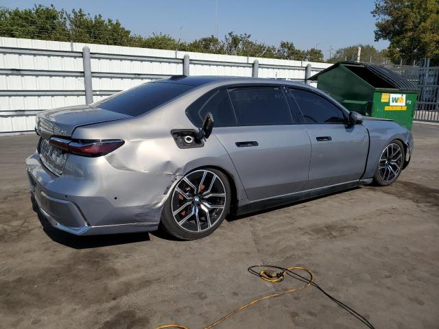 WBA33EH08RCR40142 - 2024 BMW 740 XI GRAY photo 3
