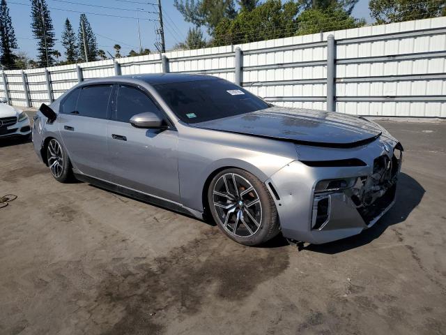 WBA33EH08RCR40142 - 2024 BMW 740 XI GRAY photo 4