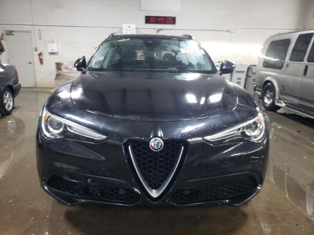 ZASFAKPN4J7B58362 - 2018 ALFA ROMEO STELVIO SPORT أسود صورة 5