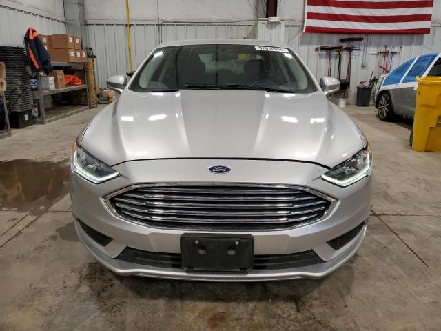 3FA6P0H77HR393987 - 2017 FORD FUSION SE SILVER photo 5