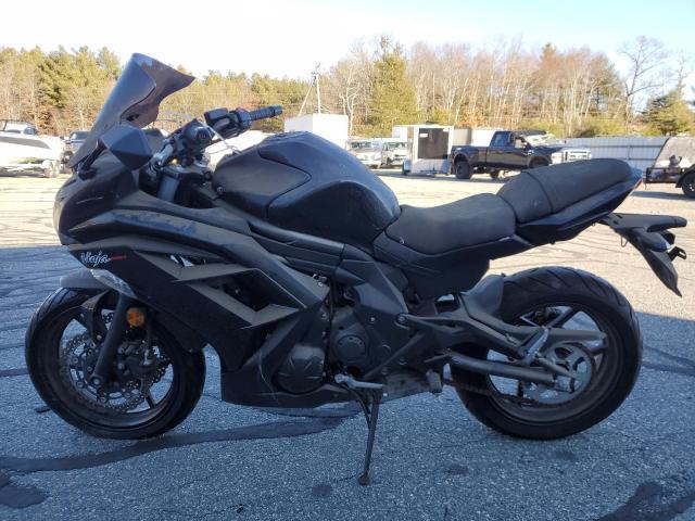 JKAEXEE16CDA05262 - 2012 KAWASAKI EX650 EC BLACK photo 3