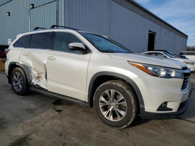 5TDJKRFH9FS140036 - 2015 TOYOTA HIGHLANDER XLE WHITE photo 4