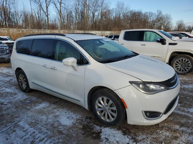 2C4RC1BG9HR621852 - 2017 CHRYSLER PACIFICA TOURING L WHITE photo 4