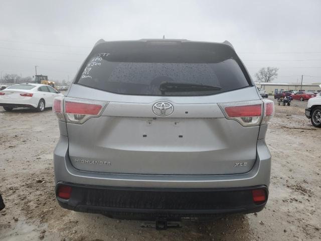 5TDKKRFH9GS134095 - 2016 TOYOTA HIGHLANDER XLE 银色 照片 6