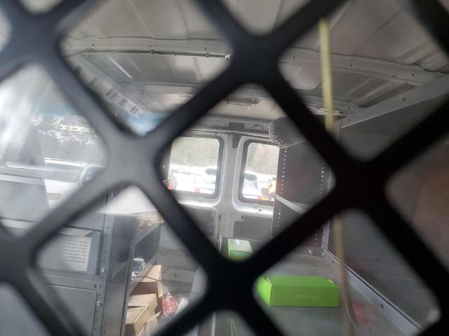 1GCWGFCA6D1194031 - 2013 CHEVROLET EXPRESS G2 WHITE photo 10