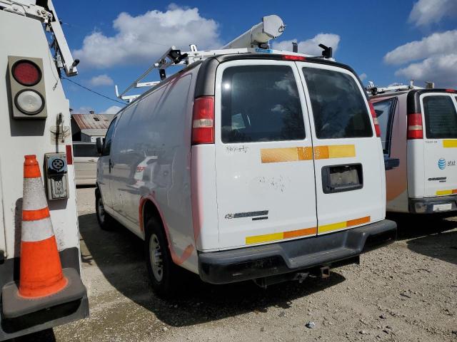 1GCWGFCA6D1194031 - 2013 CHEVROLET EXPRESS G2 WHITE photo 2