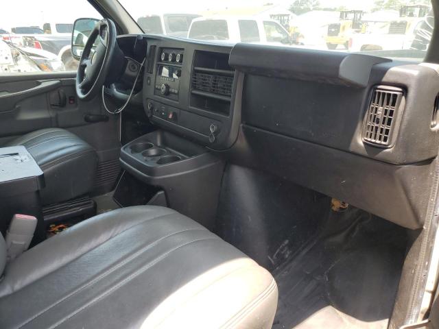 1GCWGFCA6D1194031 - 2013 CHEVROLET EXPRESS G2 WHITE photo 8