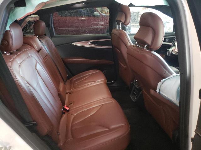 2LMPJ8LR4JBL11211 - 2018 LINCOLN MKX RESERVE Սպիտակ լուսանկար 11