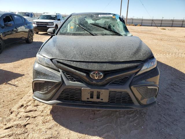 4T1G11AK7PU107577 - 2023 TOYOTA CAMRY SE NIGHT SHADE BLACK photo 5