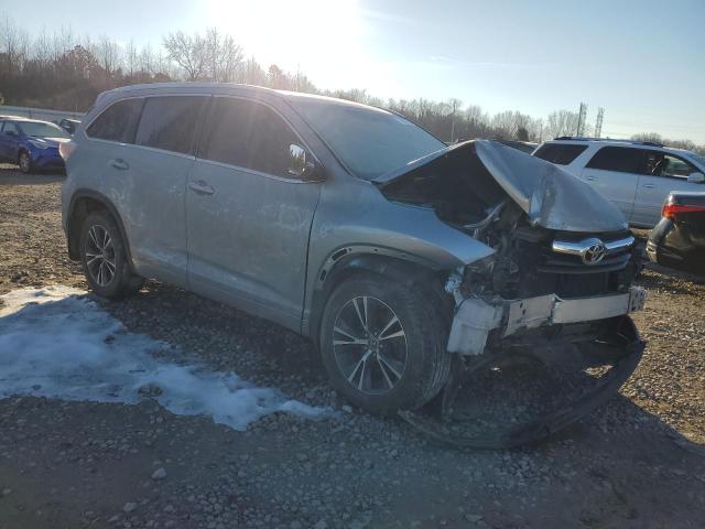 5TDJKRFH2GS269138 - 2016 TOYOTA HIGHLANDER XLE 银色 照片 4